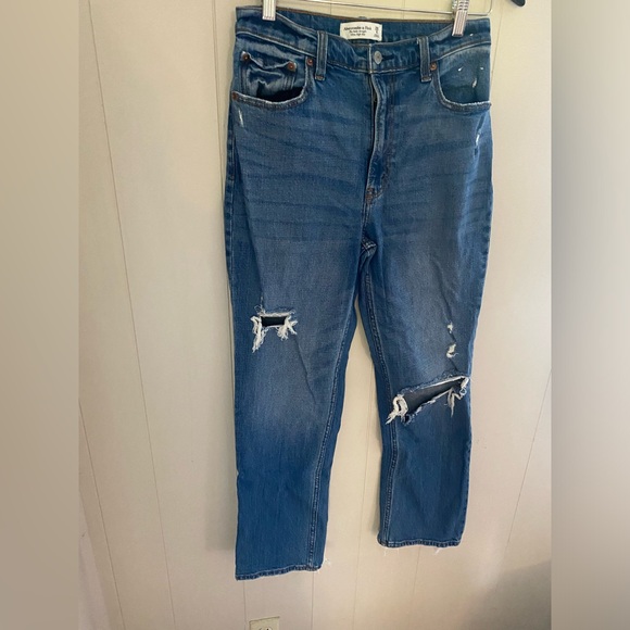 Abercrombie & Fitch Ultra High Rise Ankle Straight Jeans - Picture 3 of 9